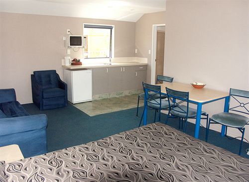 Annabelle Court Motel 4*